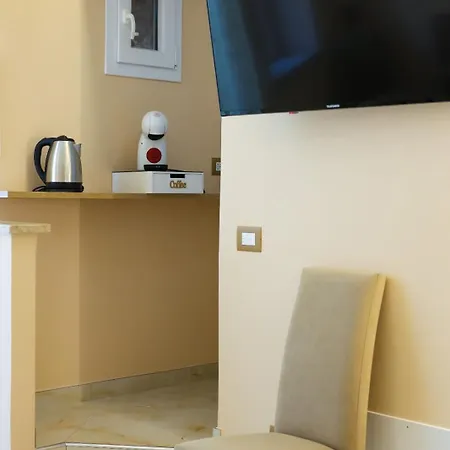 - Vista Mare 3* 트로페아